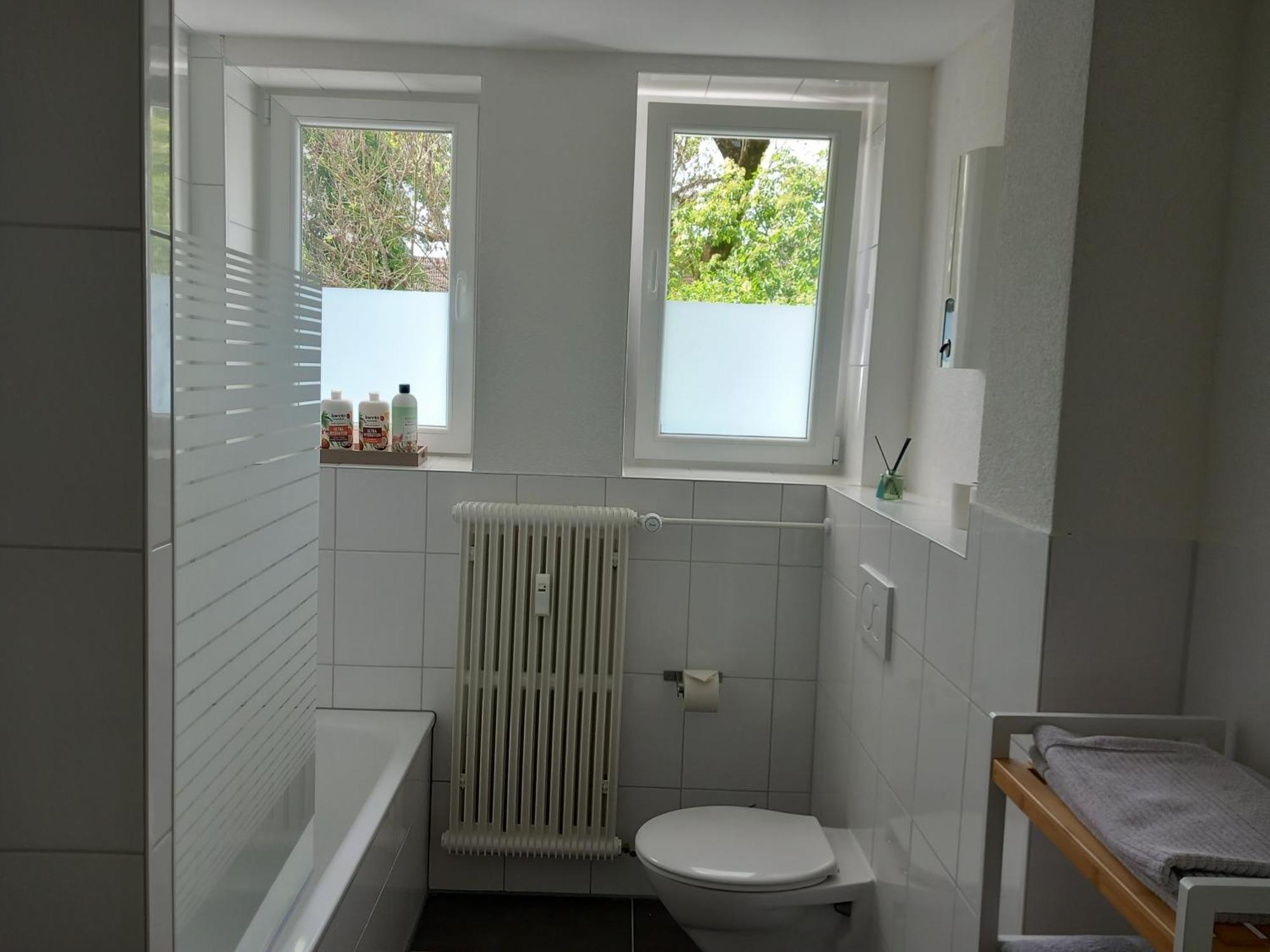 City Apartment Duisburg 1#Netflix &Wlan &Kingsize Bett &Kaffee Maschine & Central & 500M Innenhafen & 2 Min U Bahn Exterior photo