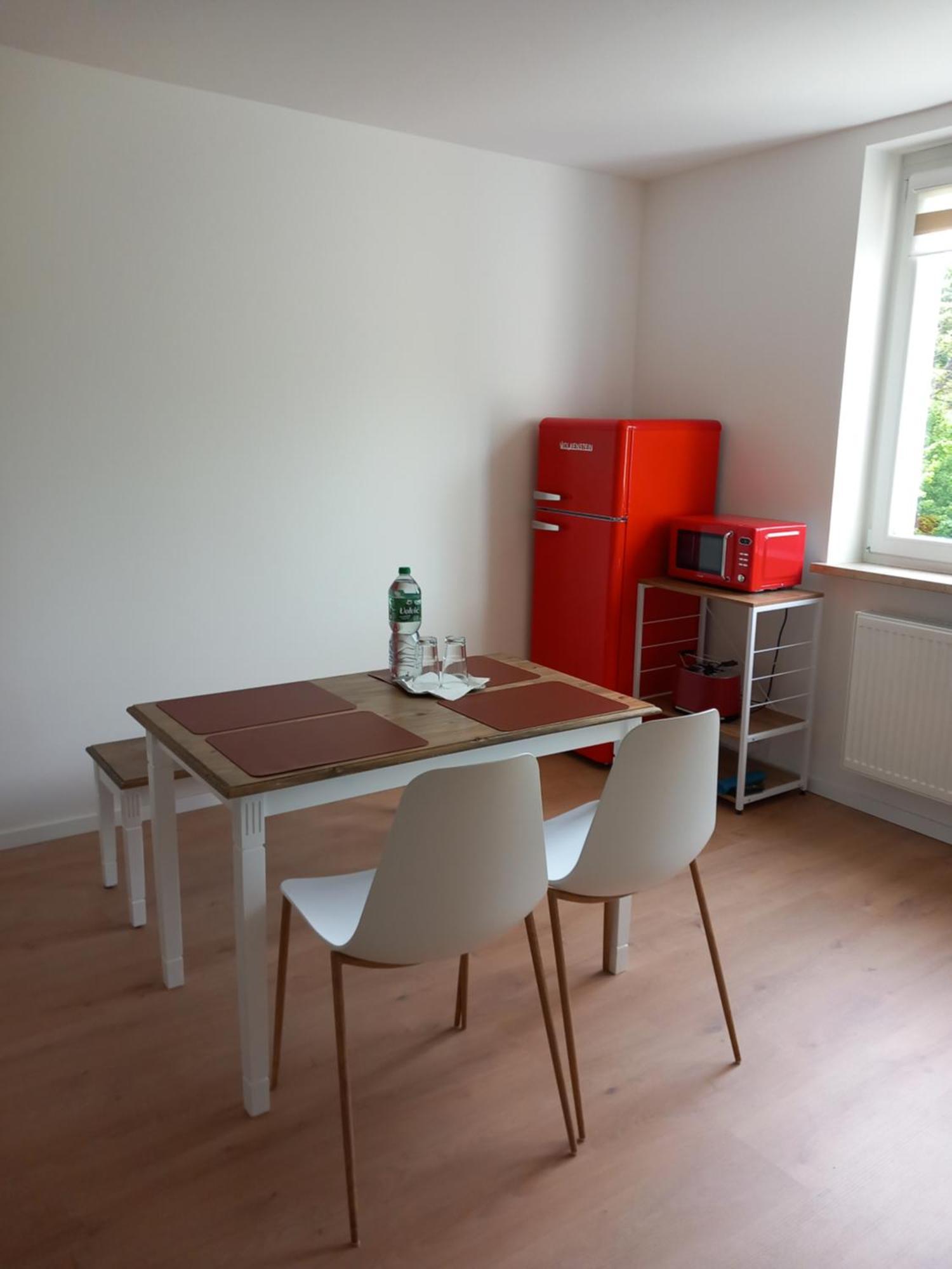 City Apartment Duisburg 1#Netflix &Wlan &Kingsize Bett &Kaffee Maschine & Central & 500M Innenhafen & 2 Min U Bahn Exterior photo